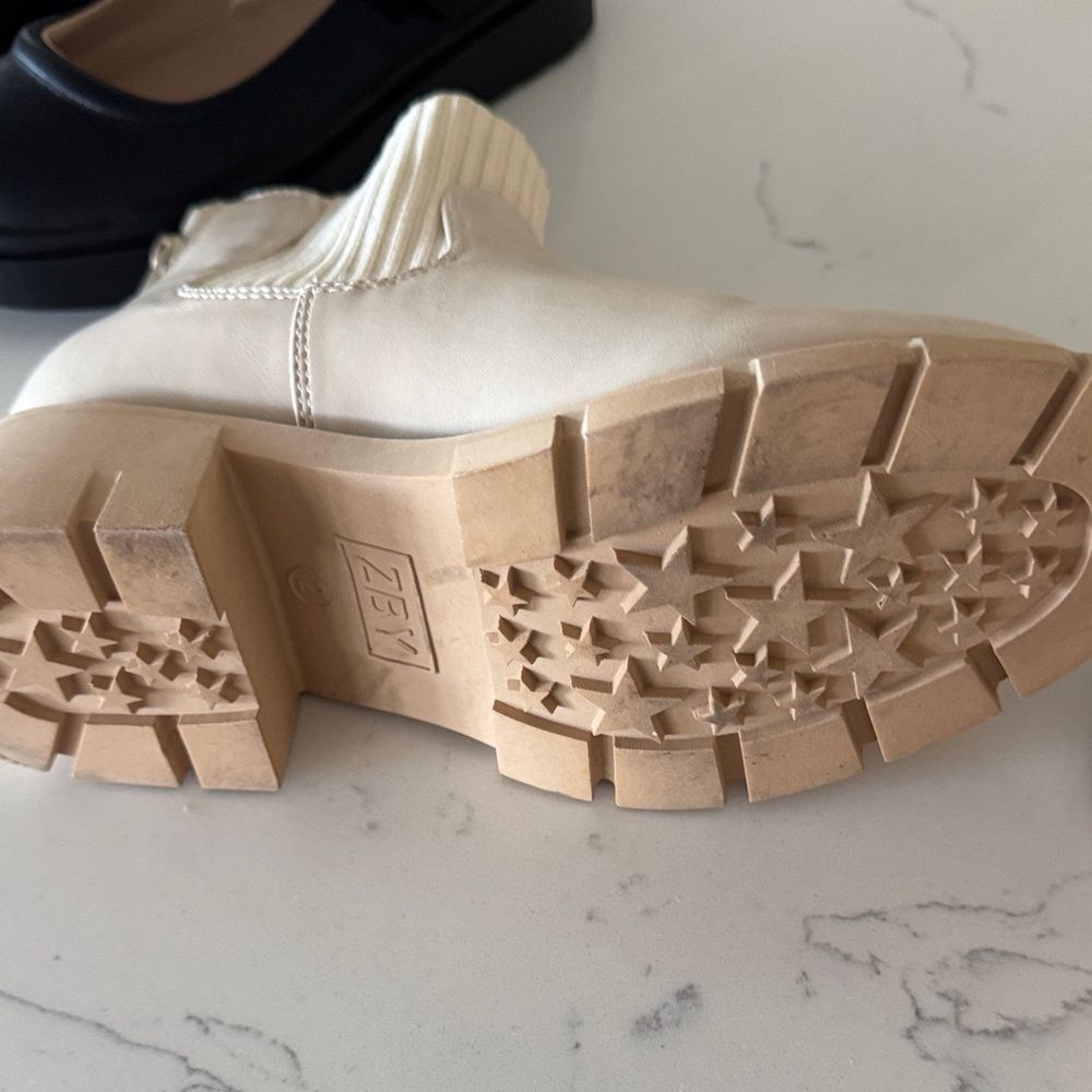 Stylish Cream Kids Ankle Boots - Picture 8 of 12